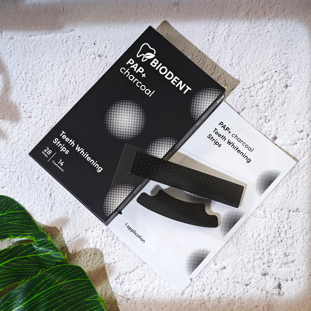 Strisce sbiancanti al carbone attivo