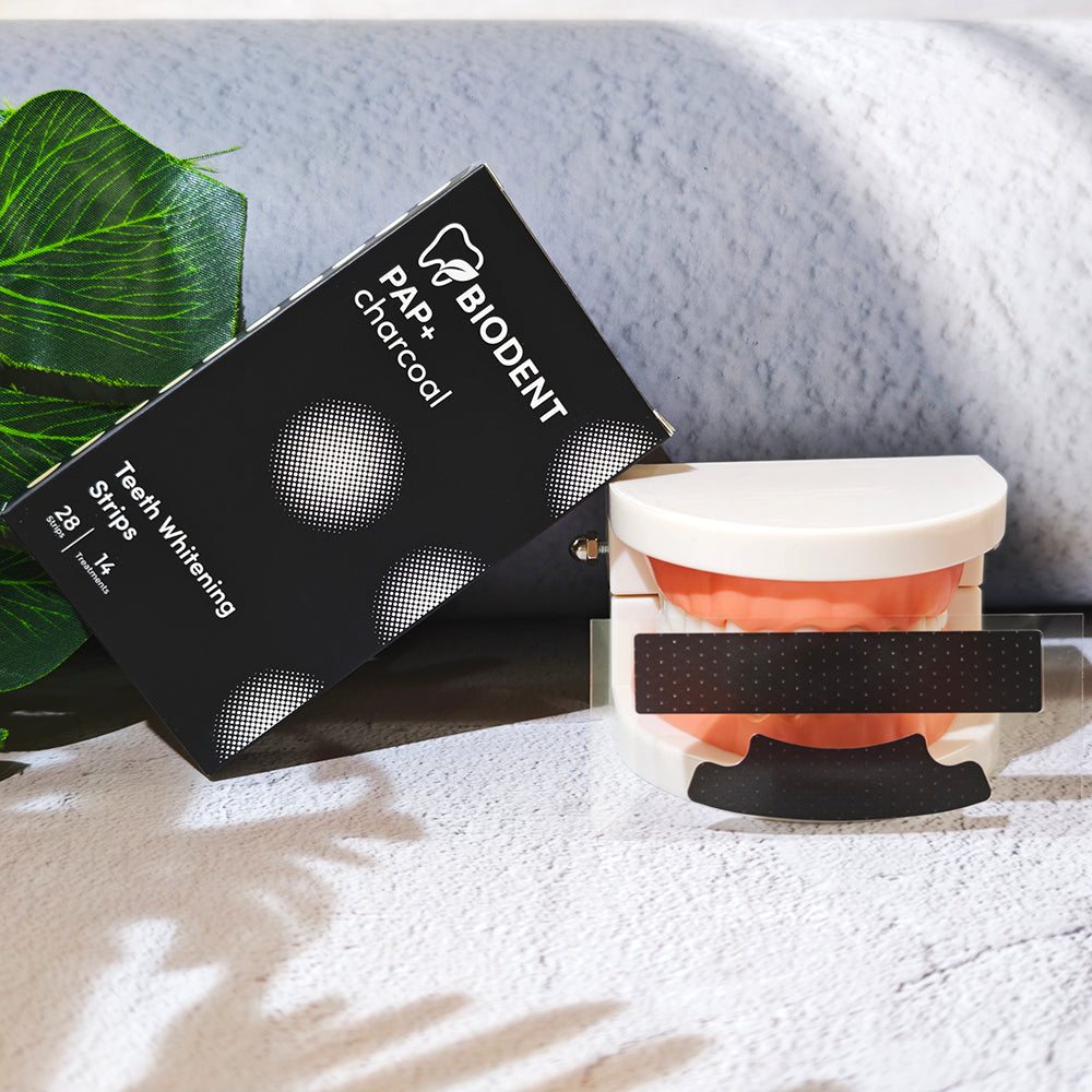 Strisce sbiancanti al carbone attivo